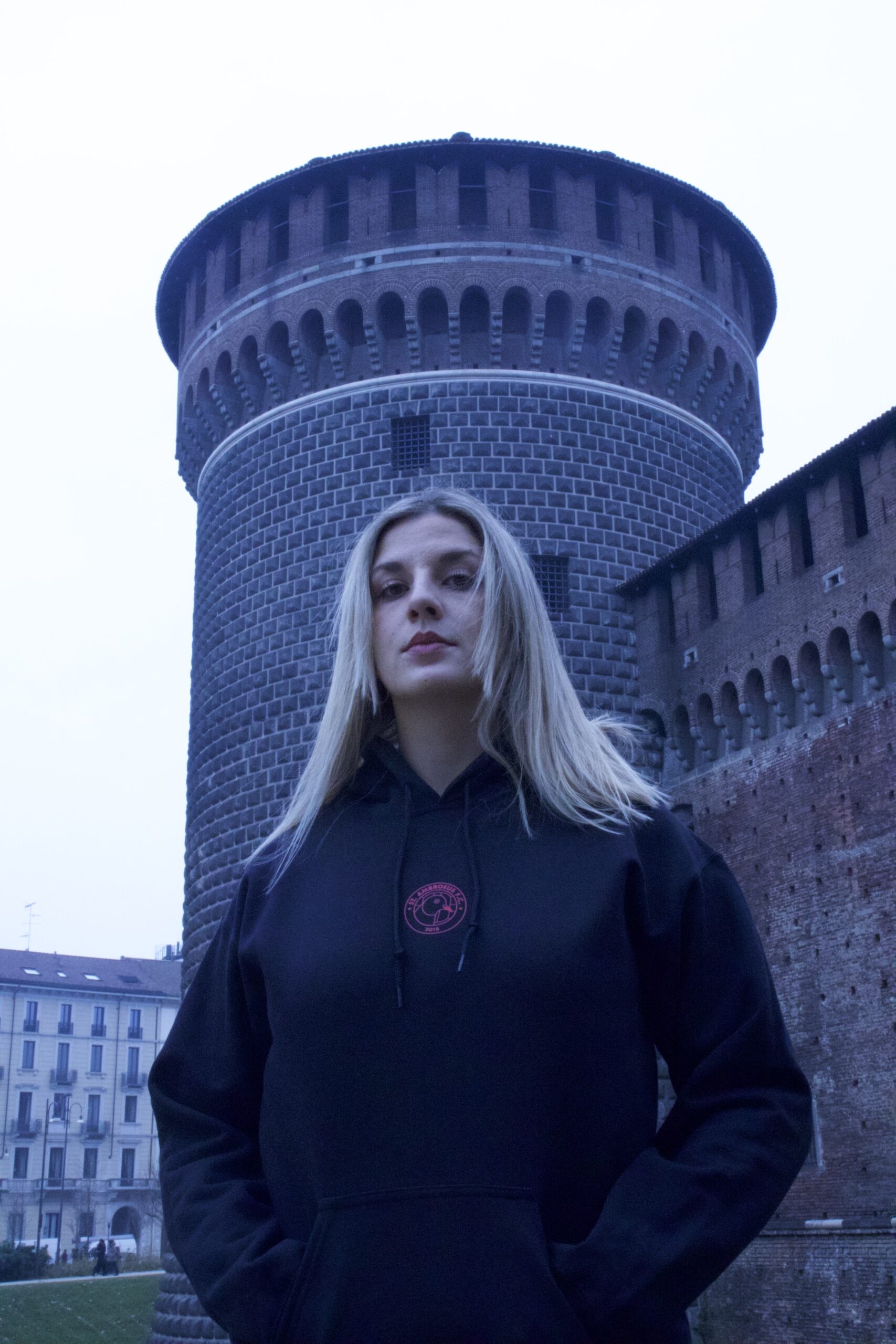 WOMEN_HOODIE_FRONTE-scaled-1.jpg